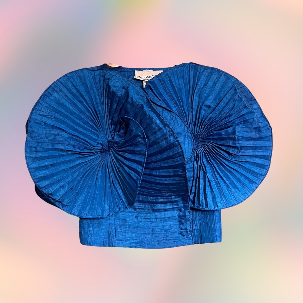 Vintage floral pleats top in bright blue